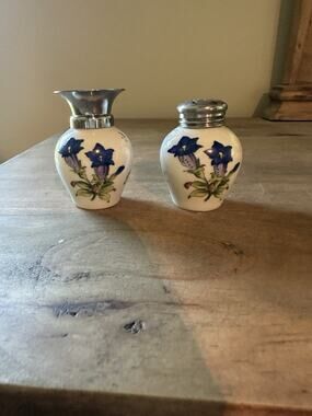 Vintage MFG Porcelain Blue Flower Salt Shaker And Bud Vase 2”T